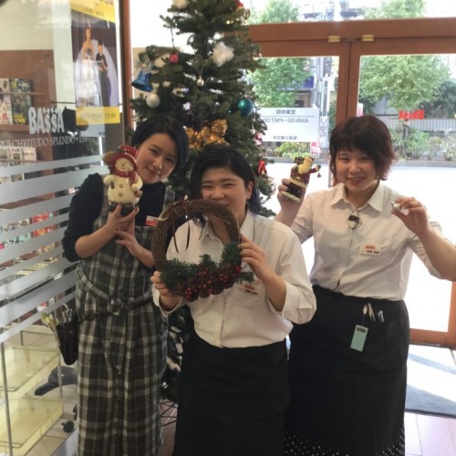 BASSA新所沢にクリスマスツリーがきました!!