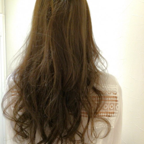 『ボリュームが出ない・・・ふわっと見せたい!!!』方へオススメしたい”オーダーメイドハイライト”♡♡