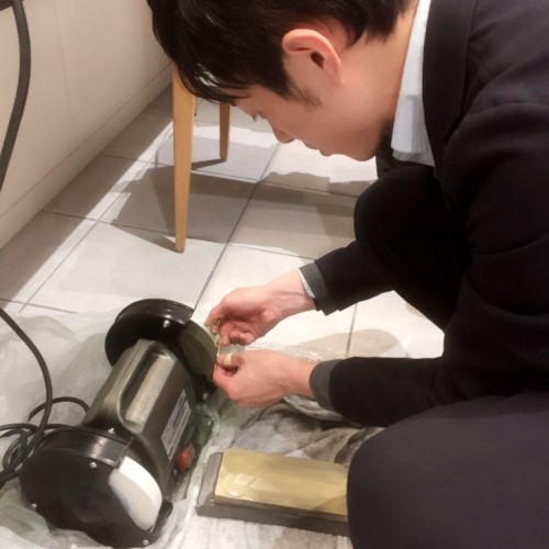 ハサミだって…