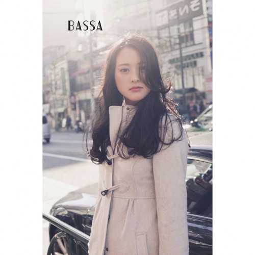 秋スタイルはヌーディなメイクに艶デジカール!