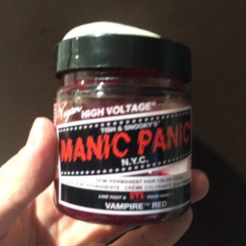 レッドピンクグラデーションカラー。