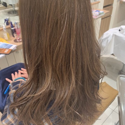 メンテナンスカットで綺麗なロングヘアに!