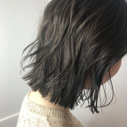 切りっぱなしボブ×オリーブ系カラー☆