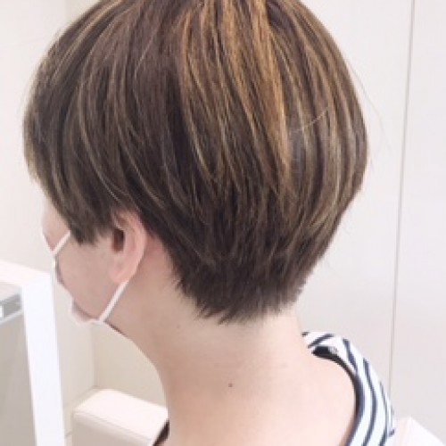 大人ショートの人気デザイン!ハンサムショート×ハイライトカラー