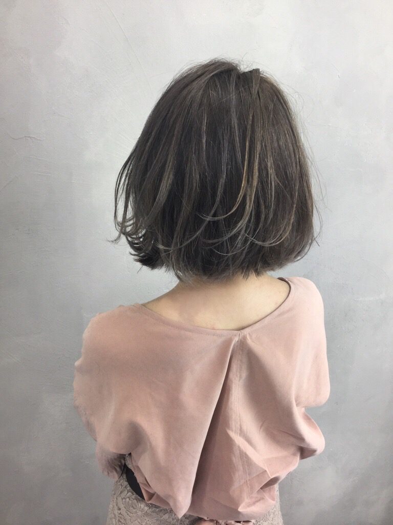 春に向けてばっさり✂︎🌸💇ブリーチ2回必須 グレージュヘアカラー˚✧⁎⁺˳✧༚ ・